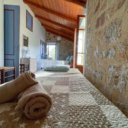 Stonehouse Rental, Ithaca Βαθύ